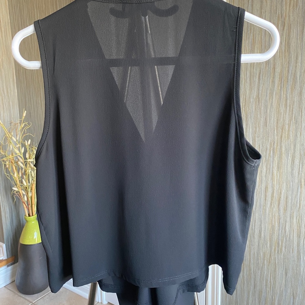 blouse - Picture 3 of 3